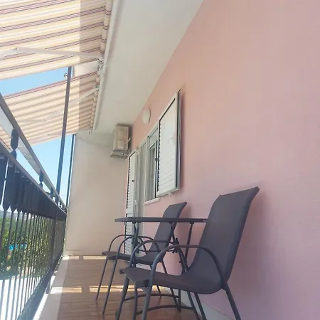 Apartman Gariful Apartment Zrnovnica