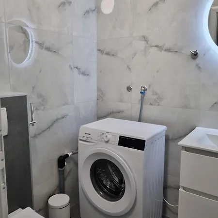 Apartment Apartman Gariful Zrnovnica