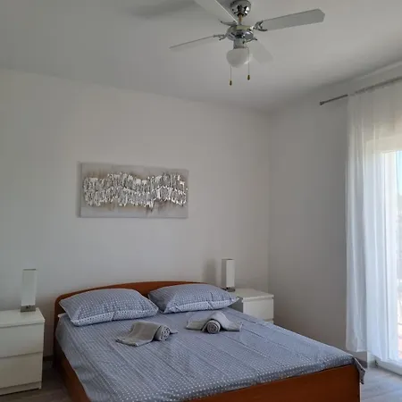 Apartman Gariful * Zrnovnica