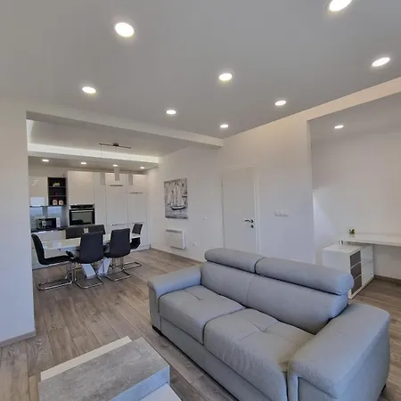 Apartman Gariful Apartment Zrnovnica